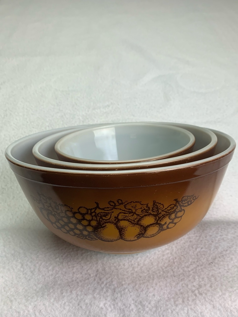 VINTAGE PYREX Old Orchard nesting mixing bowl set 401-402-403 EXCELLENT